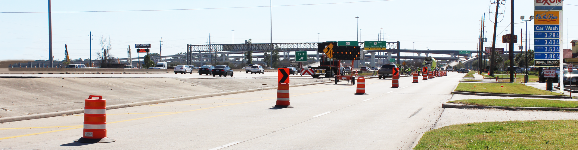 rent barricades houston traffic control street cones water filled barriers reflective road signs lane closed road work ahead